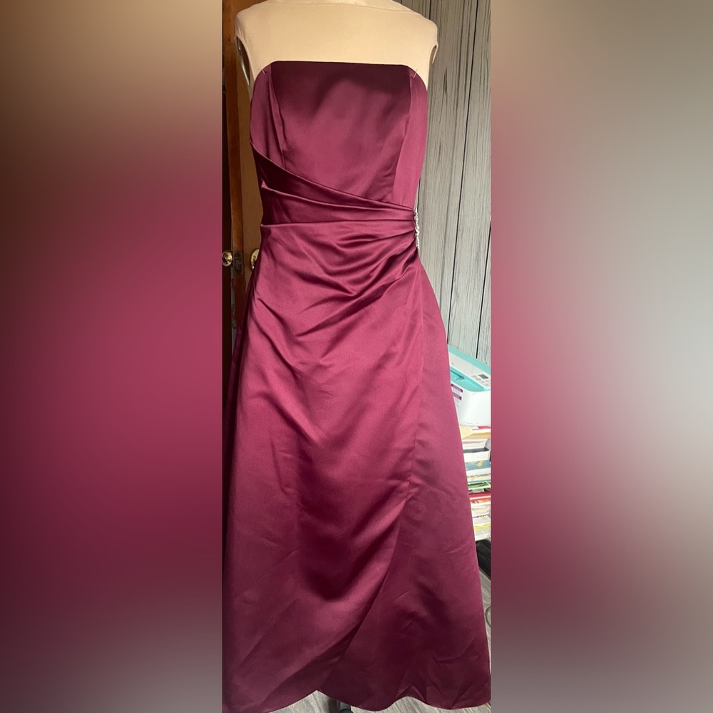 Wine satin strapless formal gown in size 10